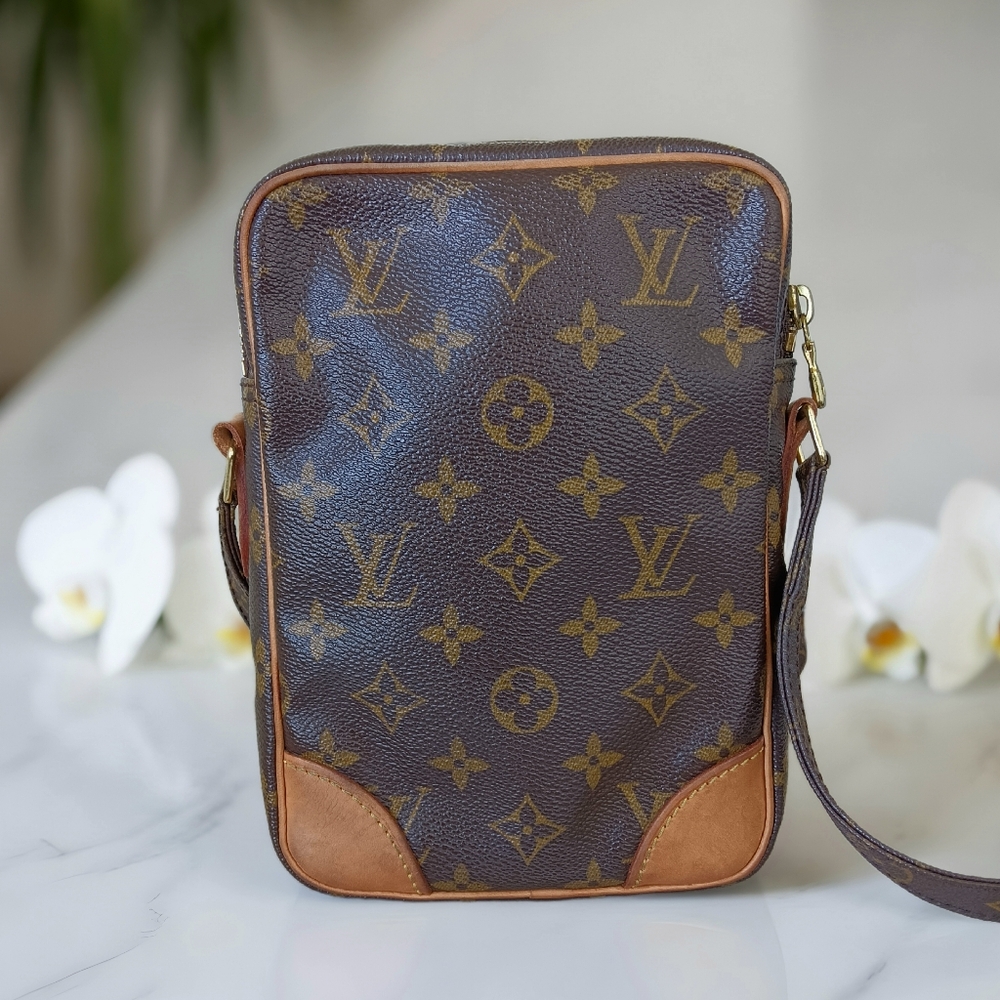 Louis Vuitton Danube EUC✨️ Monogram Messenger Bag – Vintage Unisex - Picture 6 of 16